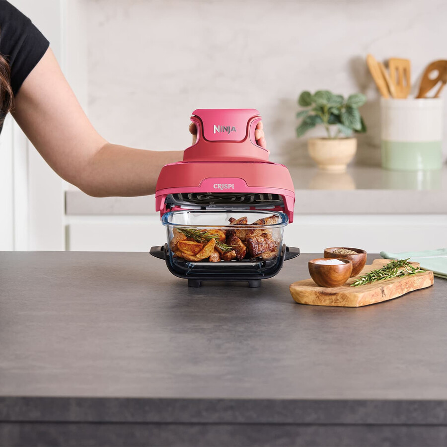 ninja crispi 4-in-1 draagbare kleine glazen airfryer – cherry crush fn101ukdr