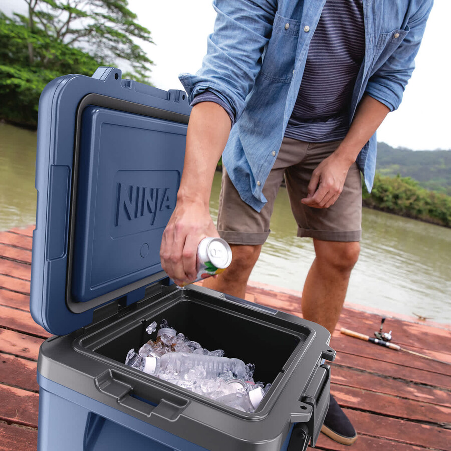 ninja frostvault 30qt28l koelbox op wielen met droogzone lakeshore blue fb230ukbl