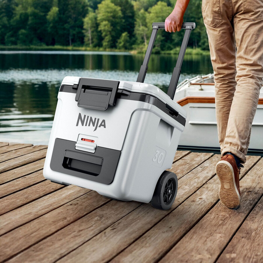 ninja frostvault 30qt28l koelbox op wielen met droogzone cloud white fb230ukwh