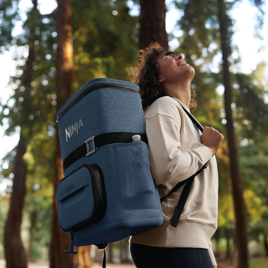 ninja frostvault go 17 liter rugzakkoeler voor 24 blikjes - lakeshore blue