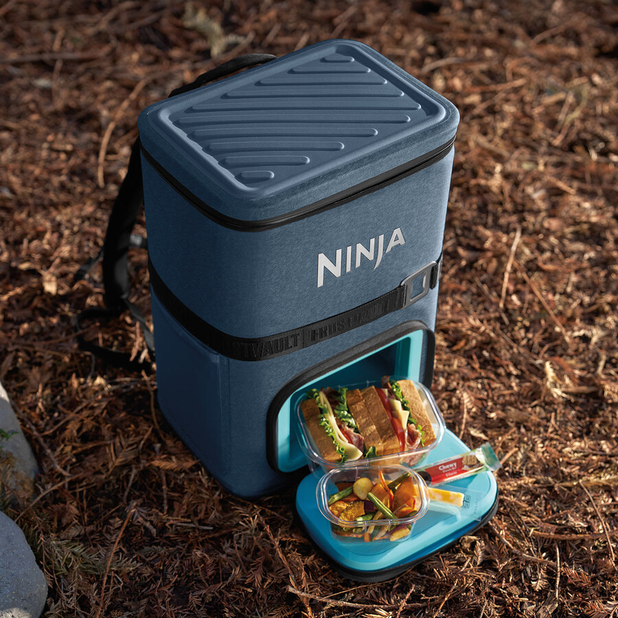 ninja frostvault go rugzakkoeler van 23 liter met ruimte voor 36 blikjes - lakeshore blue
