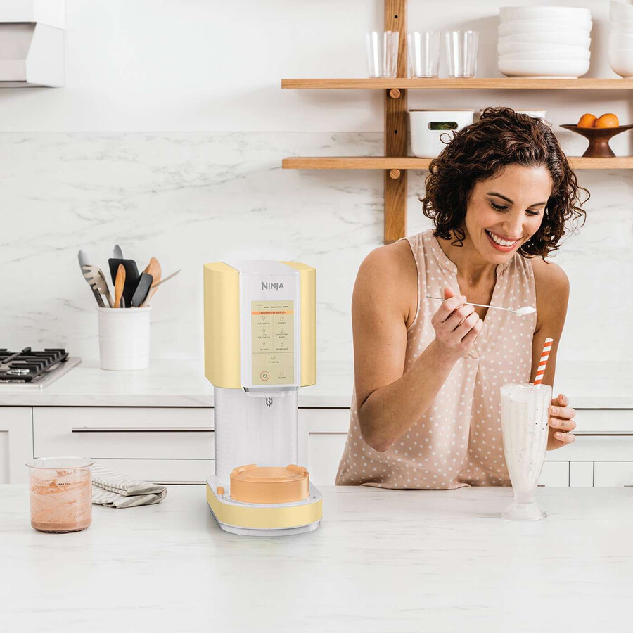 ninja creami ijs- en bevroren dessertmaker - gekruide citroenmeringue nc300ukcs